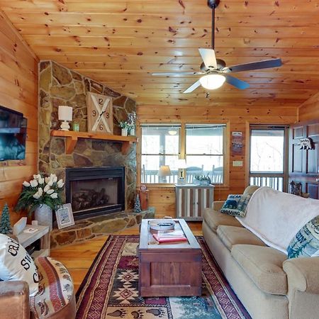 Blue Ridge Cozy Cabin In The Woods With Hot Tub! Buitenkant foto