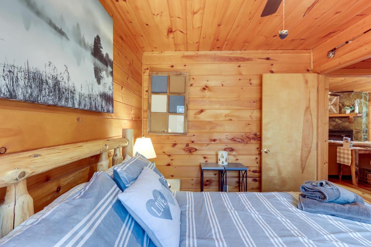 Blue Ridge Cozy Cabin In The Woods With Hot Tub! Buitenkant foto