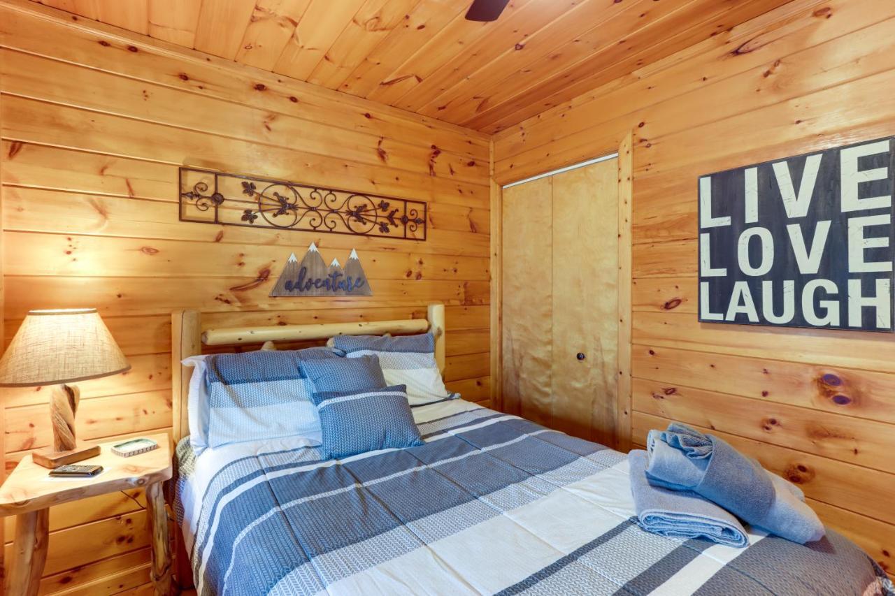 Blue Ridge Cozy Cabin In The Woods With Hot Tub! Buitenkant foto